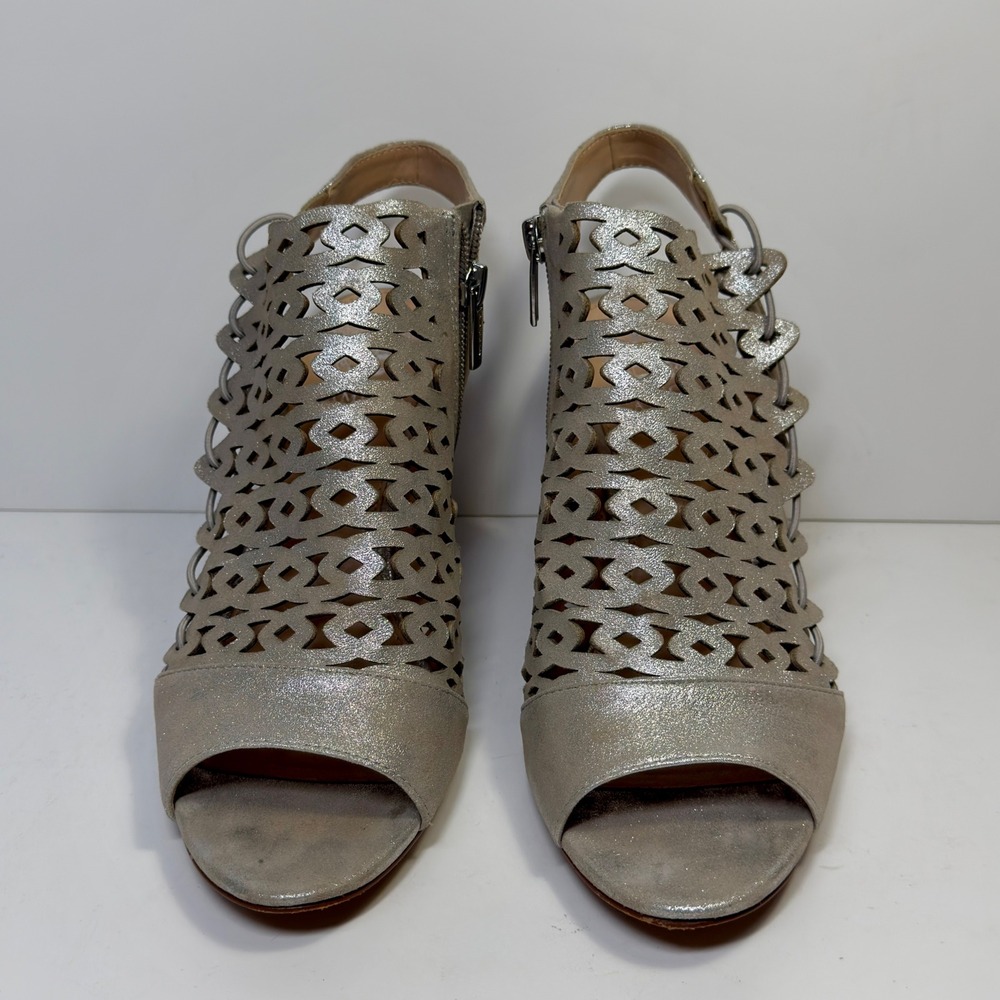 Vince Camuto Sandals Womens 9M Emsula Silver Metallic Laser Cut Boho Festival
